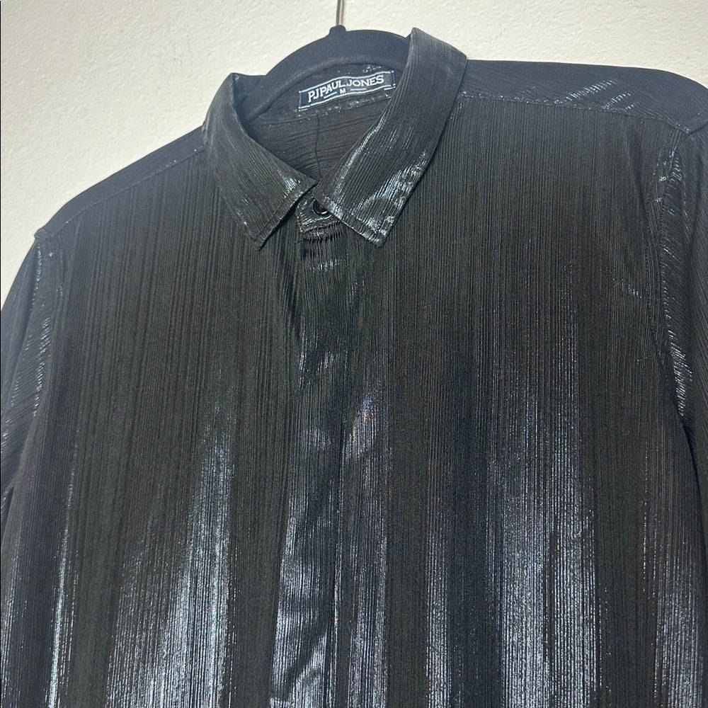 Men's Shiny Disco Clubbing Black Button-Up Stretchy Shirt.